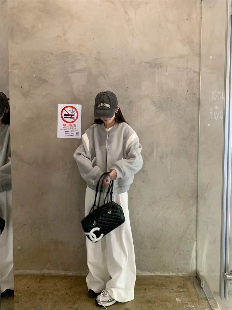 初秋グレー野球ユニフォームジャケット女性のための 2025 春と秋の新しいホットスタイル小さなルーズジャケット初秋ショートトップ