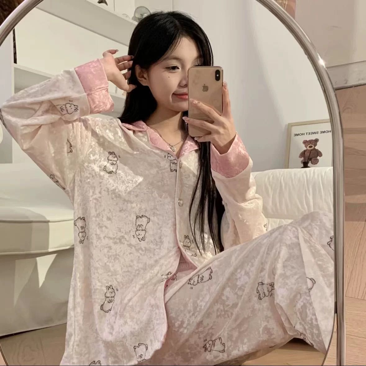 Al por mayor transfronterizo primavera y otoño invierno dorado terciopelo pijamas de mujer ropa de hogar fresca dulce pantalones de manga larga oro terciopelo
