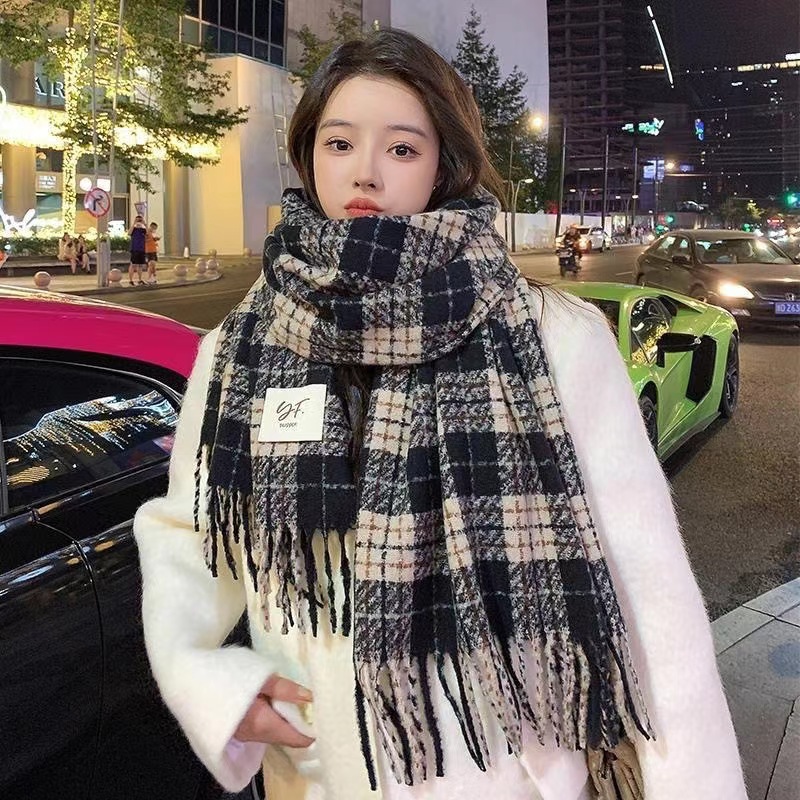 Versión coreana del nuevo producto bufanda a cuadros de cachemira de imitación mujer otoño e invierno bufanda cálida gruesa estudiante bufanda de moda de todo fósforo