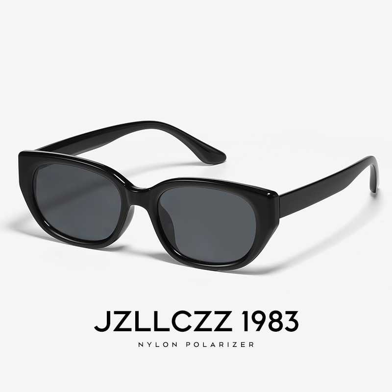 gafas polarizadas de nylon, gafas de sol especiales de vacaciones, gafas de sol de alta definición, nuevas moda en stock image 6