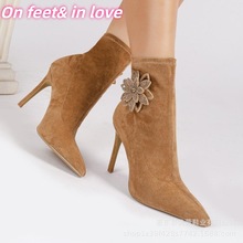 2025秋冬新款绒面水钻花朵装饰高跟短靴细跟时尚尖头弹力瘦瘦靴女