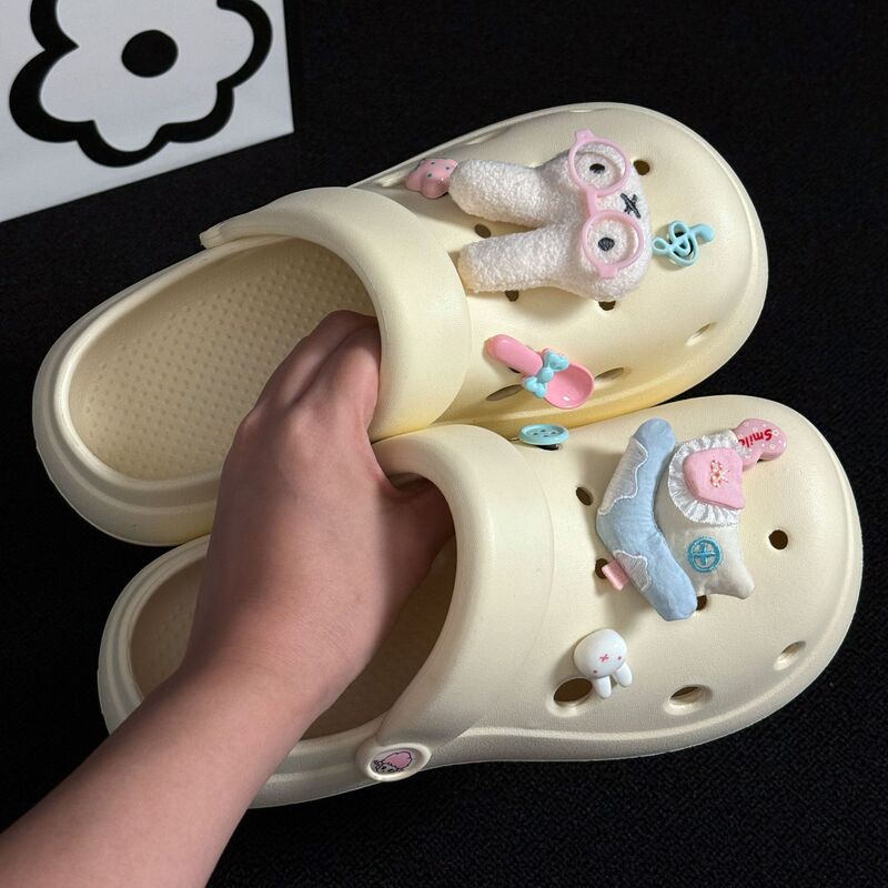 New Dreamy Girly Thick-Soled Clog Shoes with Cute Glasses Rabbit Design, Versatile and Adorable Slip-On Sandals for Summer Outdoor Wear New Dreamy Girly Thick-Soled Clog Shoes with Cute Glasses Rabbit Design, Versatile and Adorable Slip-On Sandals for Summer Outdoor Wear