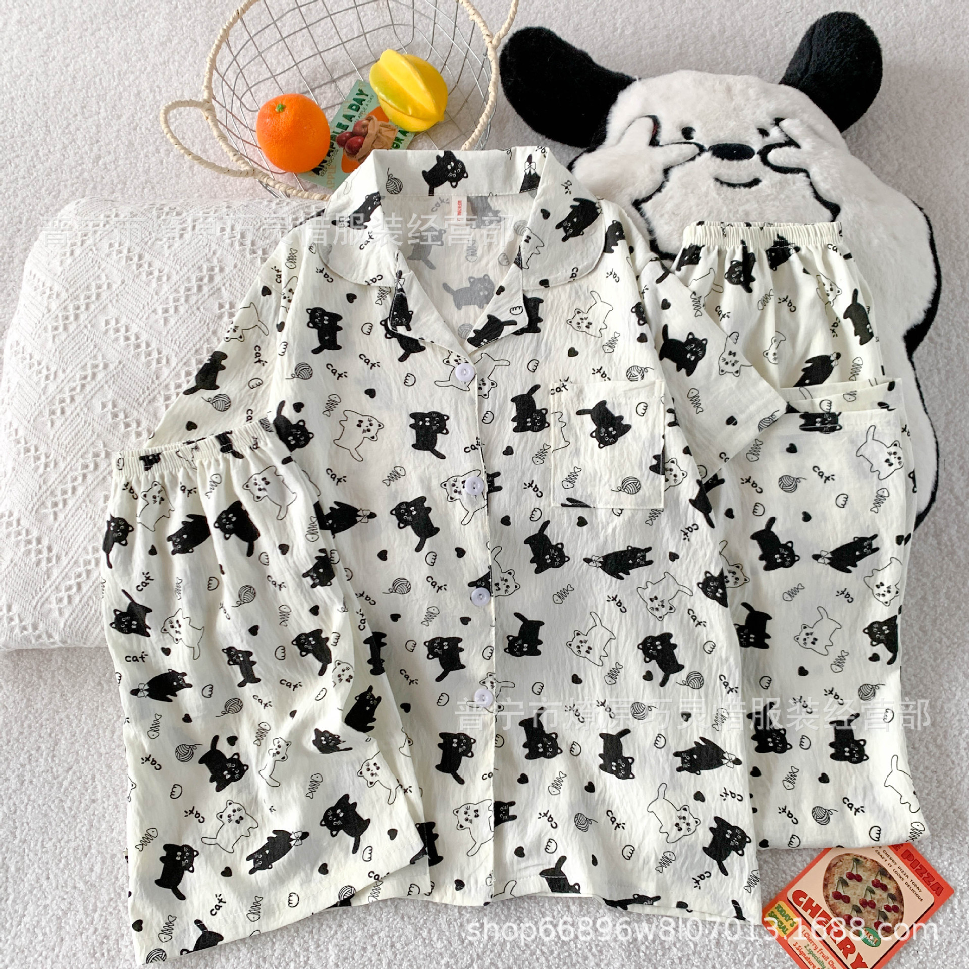 Pequeño pijama de corazón de melocotón para mujeres tres piezas de verano nubes de algodón se puede usar pantalones de manga corta para estudiantes de dibujos animados ropa para el hogar
