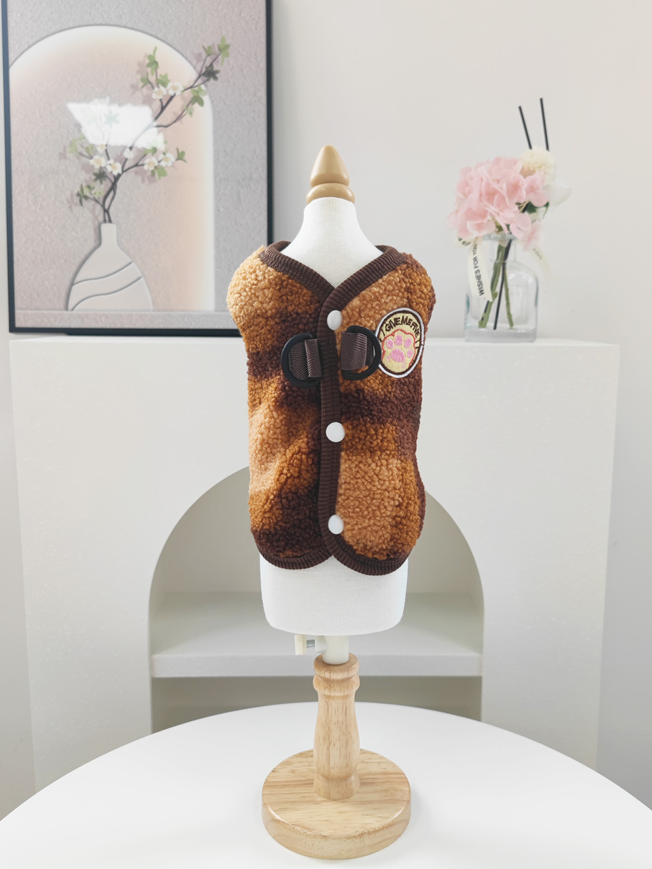 Ropa de perro otoño y invierno grueso felino grano chaleco de lana de espalda abrazadera de tracción perro pequeño peluche artículos de mascotas