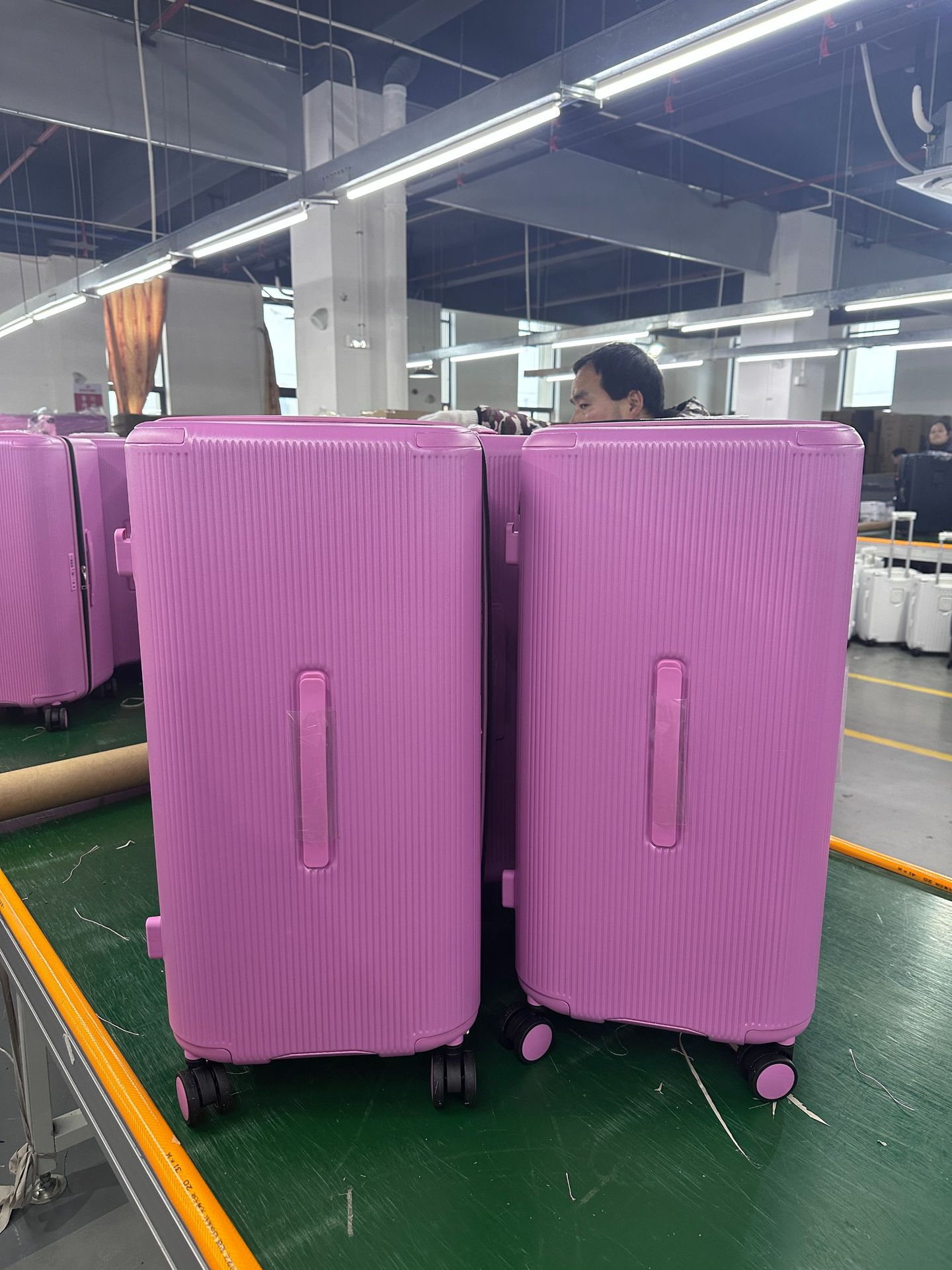 Capacious suitcase, increased thickness 3