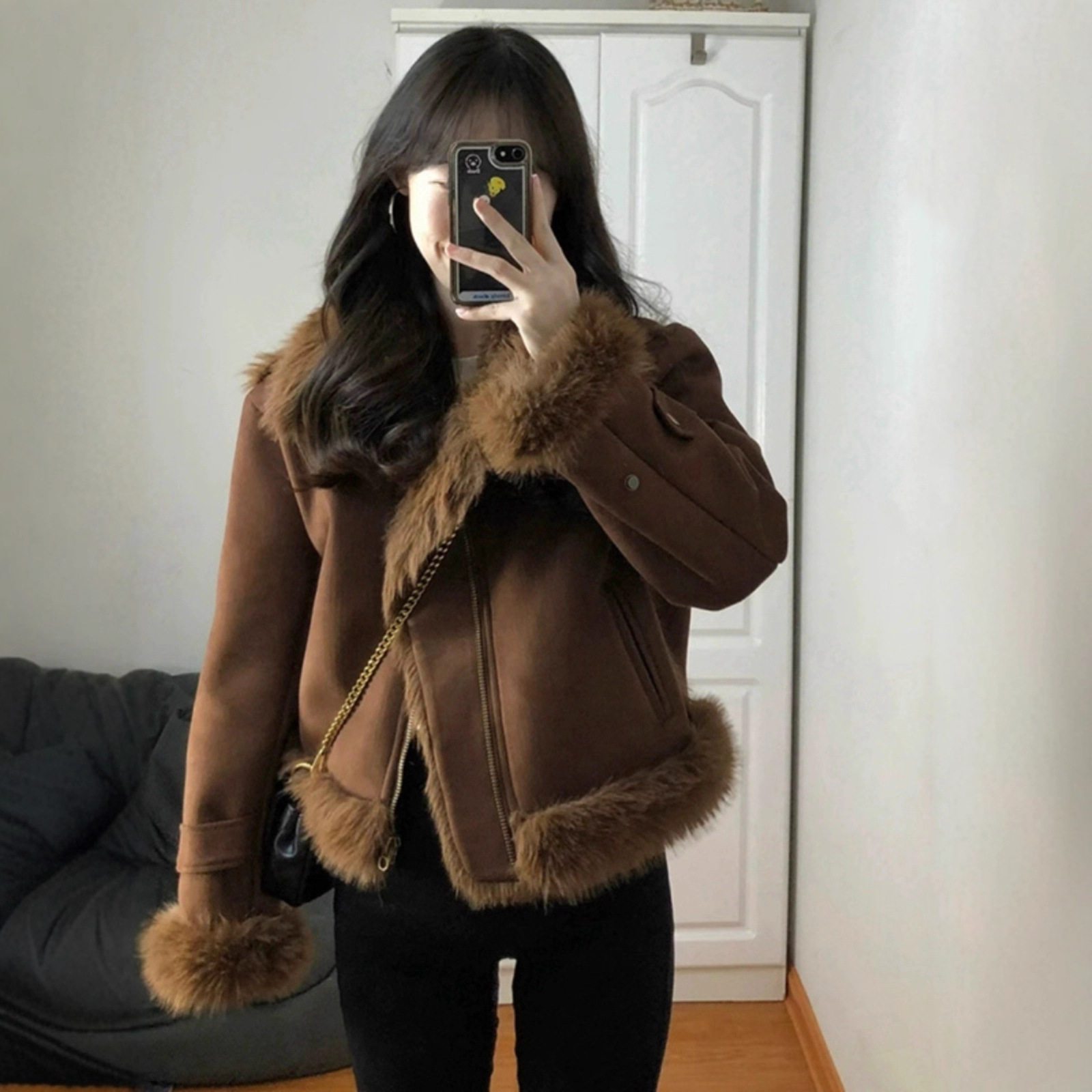 Short Leather Jacket for Women, Autumn and Winter 2025 New Style, Petite, High-End, Thickened, Fleece-Lined, Integrated Motorcycle Jacket