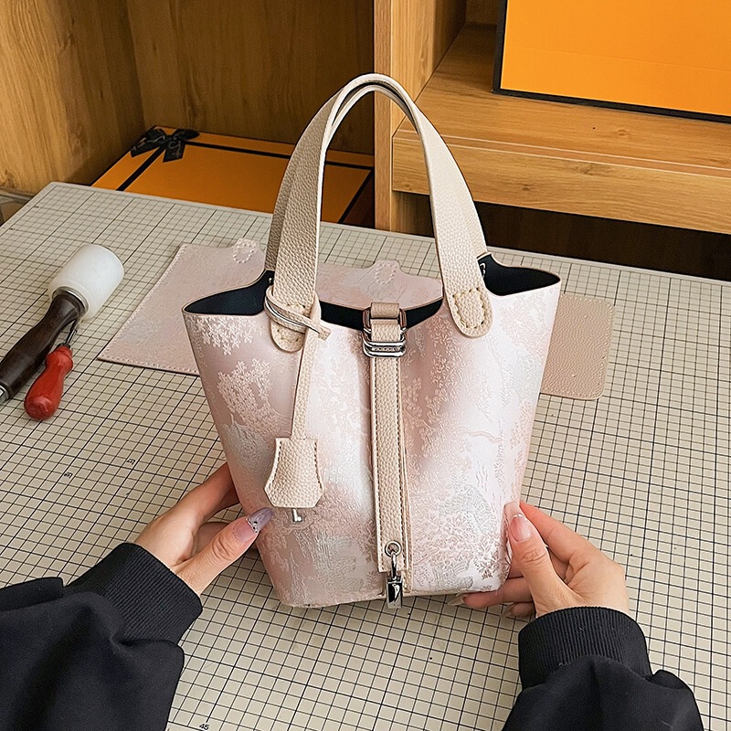New Chinese Style DIY Material Handmade Bag for Women with Cheongsam and Hanfu, Vegetable Basket, Handheld Soft Leather Bucket