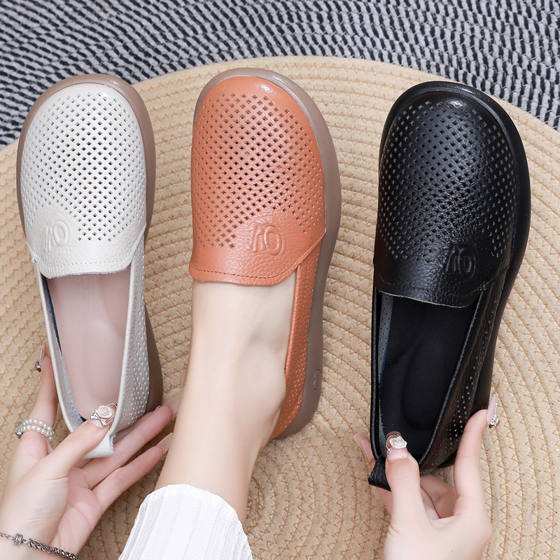Spring and Summer New Soft Cowhide Flat Shoes for Mother Simple All-match Middle-aged Women's Shoes Hole Shoes Comfortable Breathable Hollow Shoes