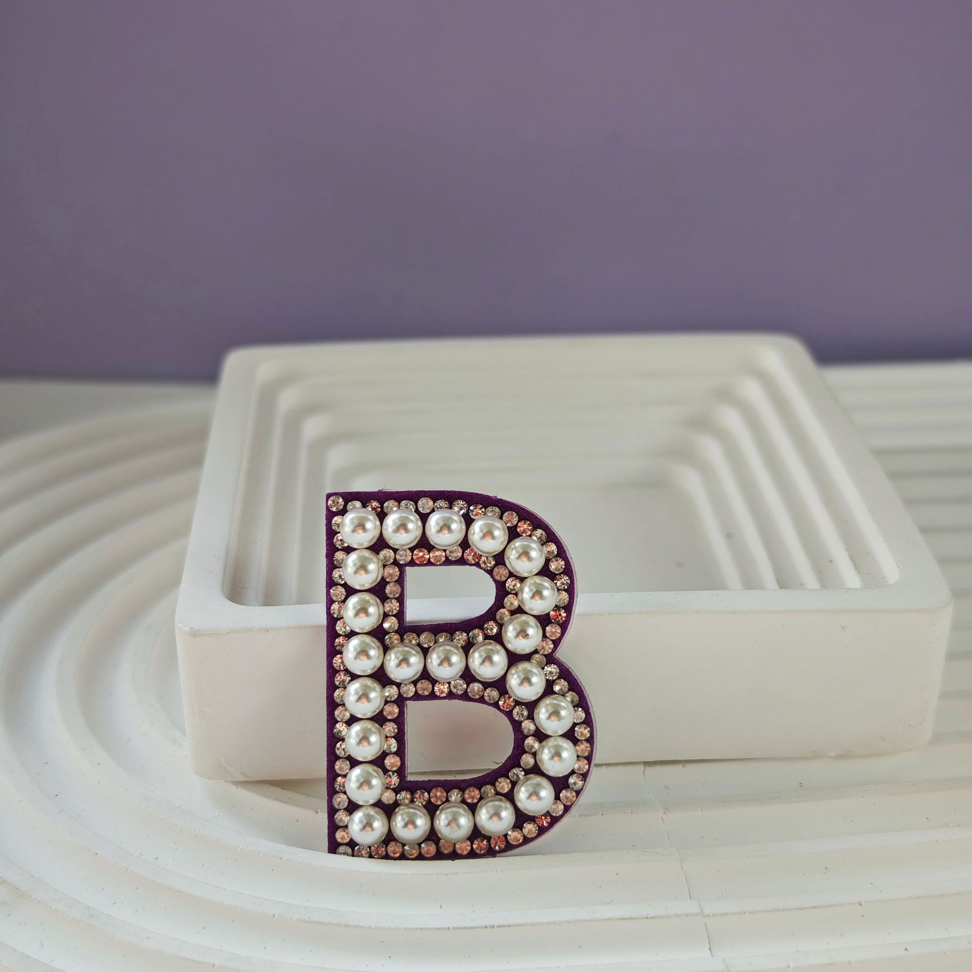 批发26个英文字母珍珠布贴背胶烫钻DIY史丹利配件装饰补丁贴紫色