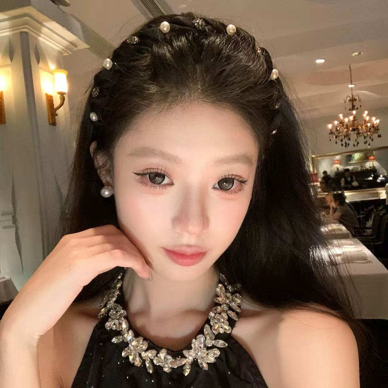88 # Silk pearl and diamond