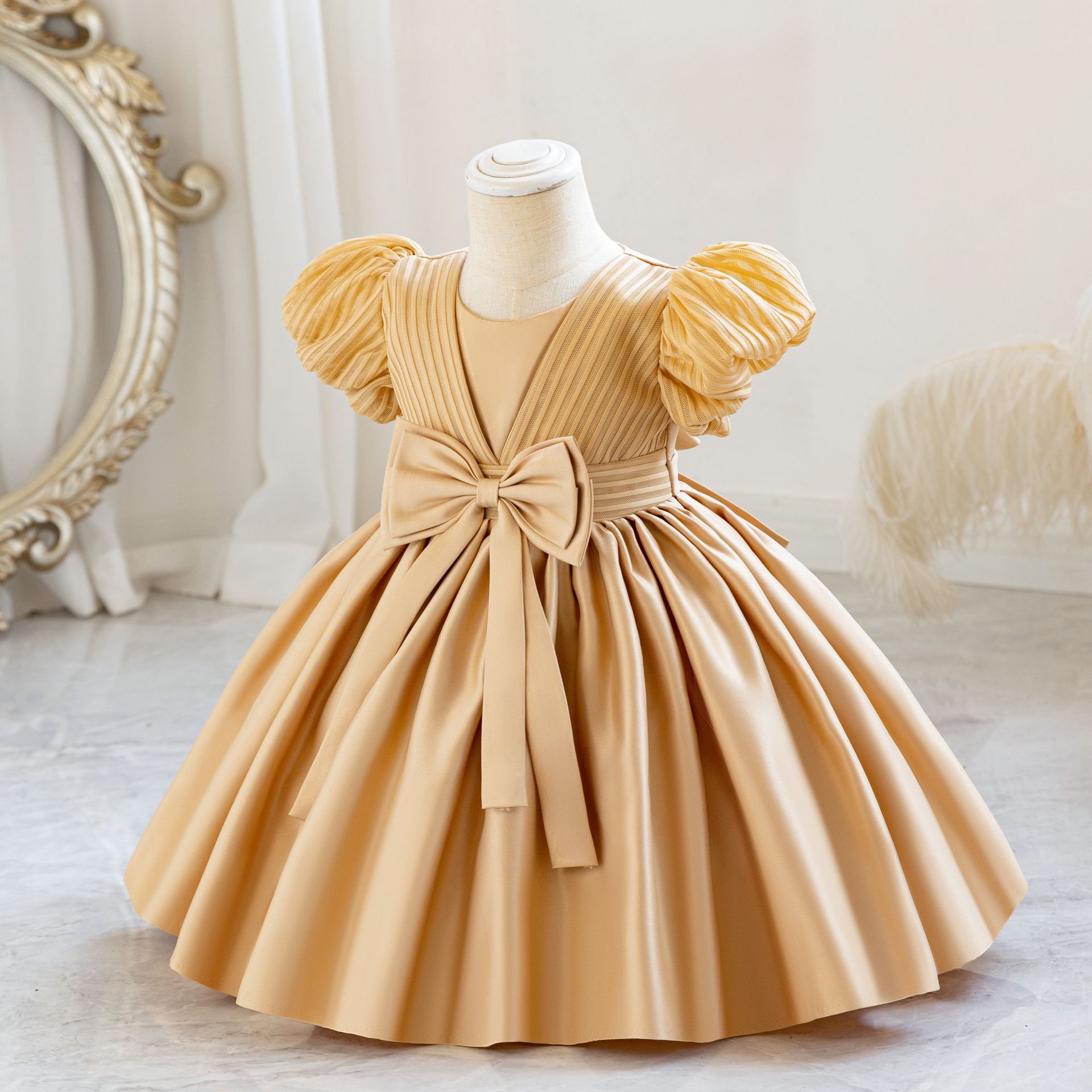 Robe d'anniversaire pour enfant Robe d'anniversaire pour enfant Robe de princesse de première année à rayures en satin avec nœud_voghion.com