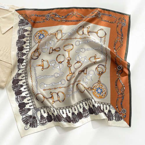  Autumn and Winter New Light Luxury Chain Silk Small Square Scarf Women's Two-Purpose Decorative Mulberry Silk Scarf Warm Scarf Women