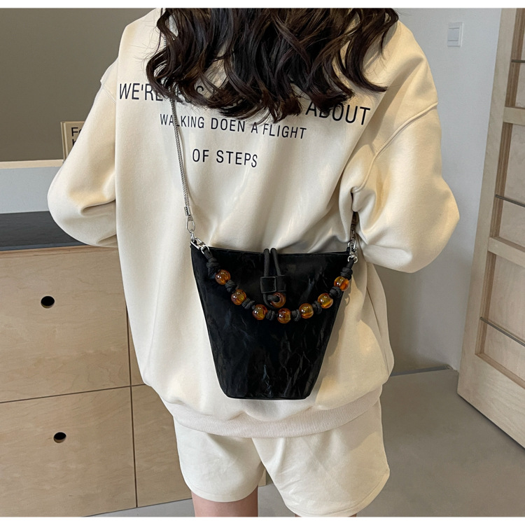 Women's Small Pu Leather Solid Color Basic Classic Style Lock Clasp Bucket Bag display picture 19