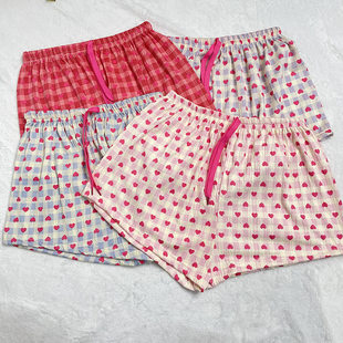 Thin trousers, shorts, loose straight fit