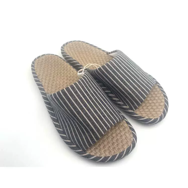 Открытые бесшумные полосатые тапочки