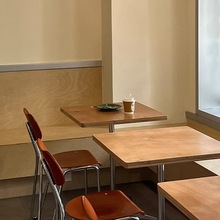 原木风咖啡厅海洋板桌椅组合奶茶甜品店商用实木餐桌简约小方桌子