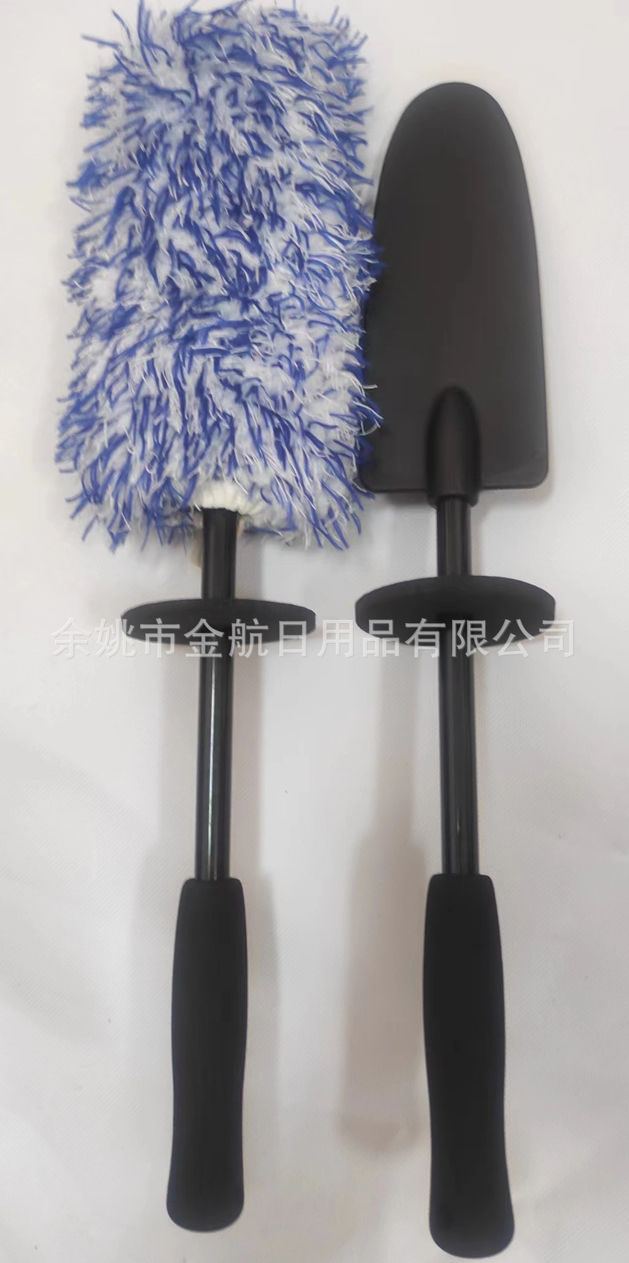 파란색과 흰색 플랫 휠 브러시 42cm
