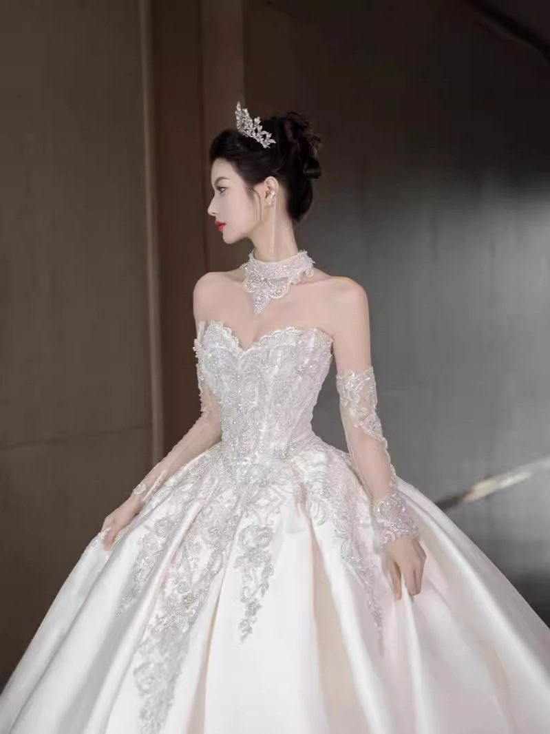 2026 nuevo vestido de novia satén texturas de alta calidad francesa retrógrada de pecho vestido de salida verano D113 image 3