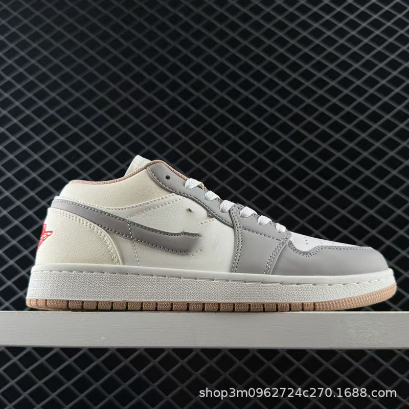 Putian Pure Original Aj1 Sneakers Jordan 1 Retro Basketball Shoes Non-Slip Wear-Resistant Fashionable Versatile Campus Couple Sports Trendy Shoes Putian Pure Original Aj1 Sneakers Jordan 1 Retro Basketball Shoes Non-Slip Wear-Resistant Fashionable Versatile Campus Couple Sports Trendy Shoes
