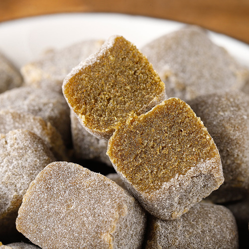 Licorice and loquat cake, hay, mangosteen, honeysuckle and loquat paste, cold processed Chinese pastry, Pipa 250g