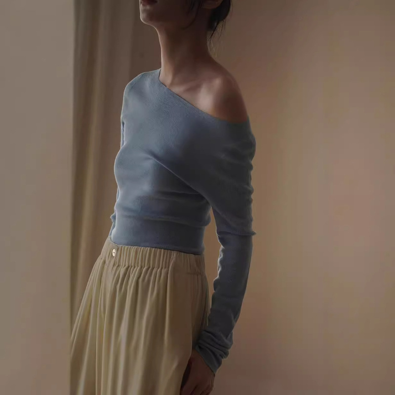 Seamless One-Piece Yangtze Yarn Wool Ji Thin and Light One-Line Collar Bottoming Knitwear