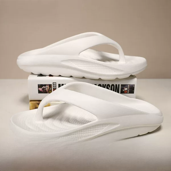 Men's Flip-Flops New Style Non-Slip Outdoor Wear-Resistant Thong Sandals with a Unique Beach Feel, Factory Wholesale