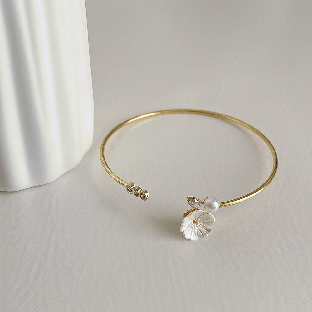 Fashion Flower Copper Inlay Pearl Zircon Bangle 1 Piece