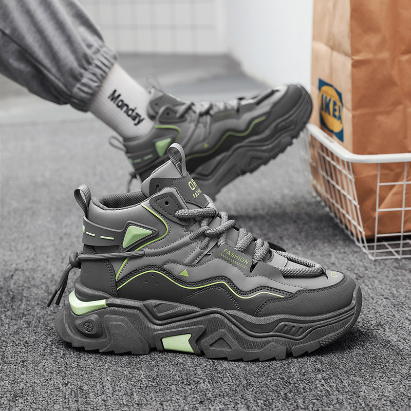 男性のファッション靴のネットの赤い爆発の小さい大衆の設計の復古の低い組の厚い底はおじさんの靴のファッションの男性の旭恒工場を高く上げます。