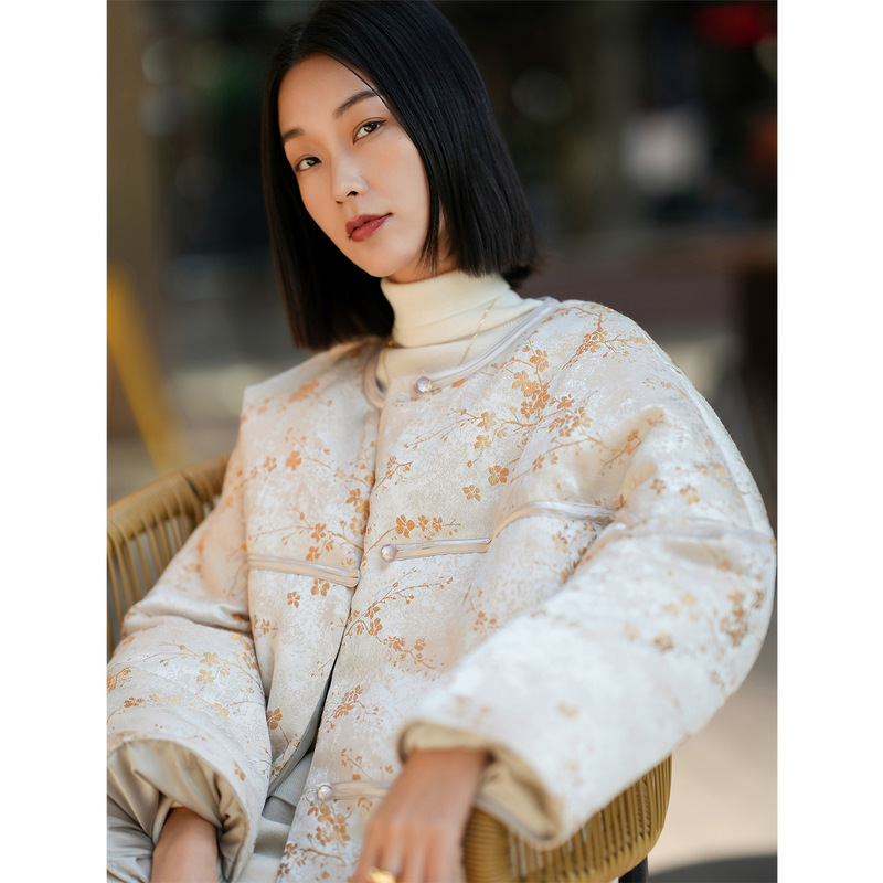 New Chinese Style down Jacket for Women 2025 Winter New Thickeneded Bread Jacket 90 White Duck down National Style Warm Short Jacket New Chinese Style down Jacket for Women 2025 Winter New Thickeneded Bread Jacket 90 White Duck down National Style Warm Short Jacket