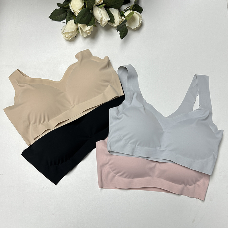Japanese Wireless Comfortable Seamless Breathable Sports Bra for Women with Wide Shoulder Straps, Thin Style, Yoga Plus-Size Lingerie, Beautiful Back Design Japanese Wireless Comfortable Seamless Breathable Sports Bra for Women with Wide Shoulder Straps, Thin Style, Yoga Plus-Size Lingerie, Beautiful Back Design