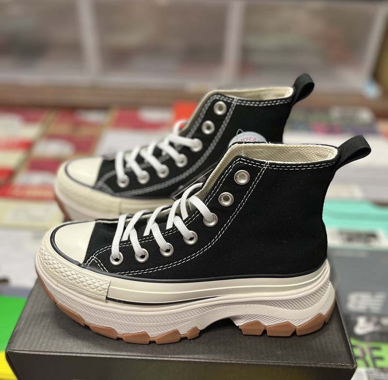 New 2025 New Black Low-Top Thick-Soled Height-Increasing Non-Slip Wear-Resistant Canvas Casual Shoes Couple Versatile_vogvips.com
