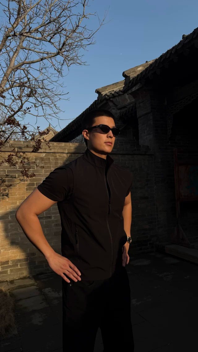 Men's Slim Fit Vest Quick Drying Breathable Sports Casual Zipper Sleeveless Top Lightweight Outdoor Summer Solid Color Stand Collar_viptrois.com