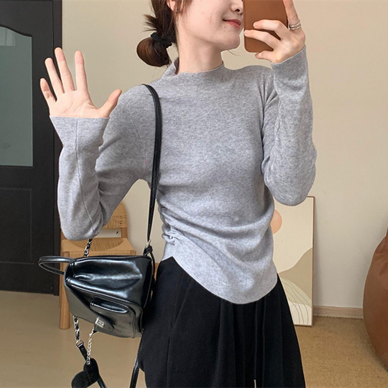 Demi-season sweater