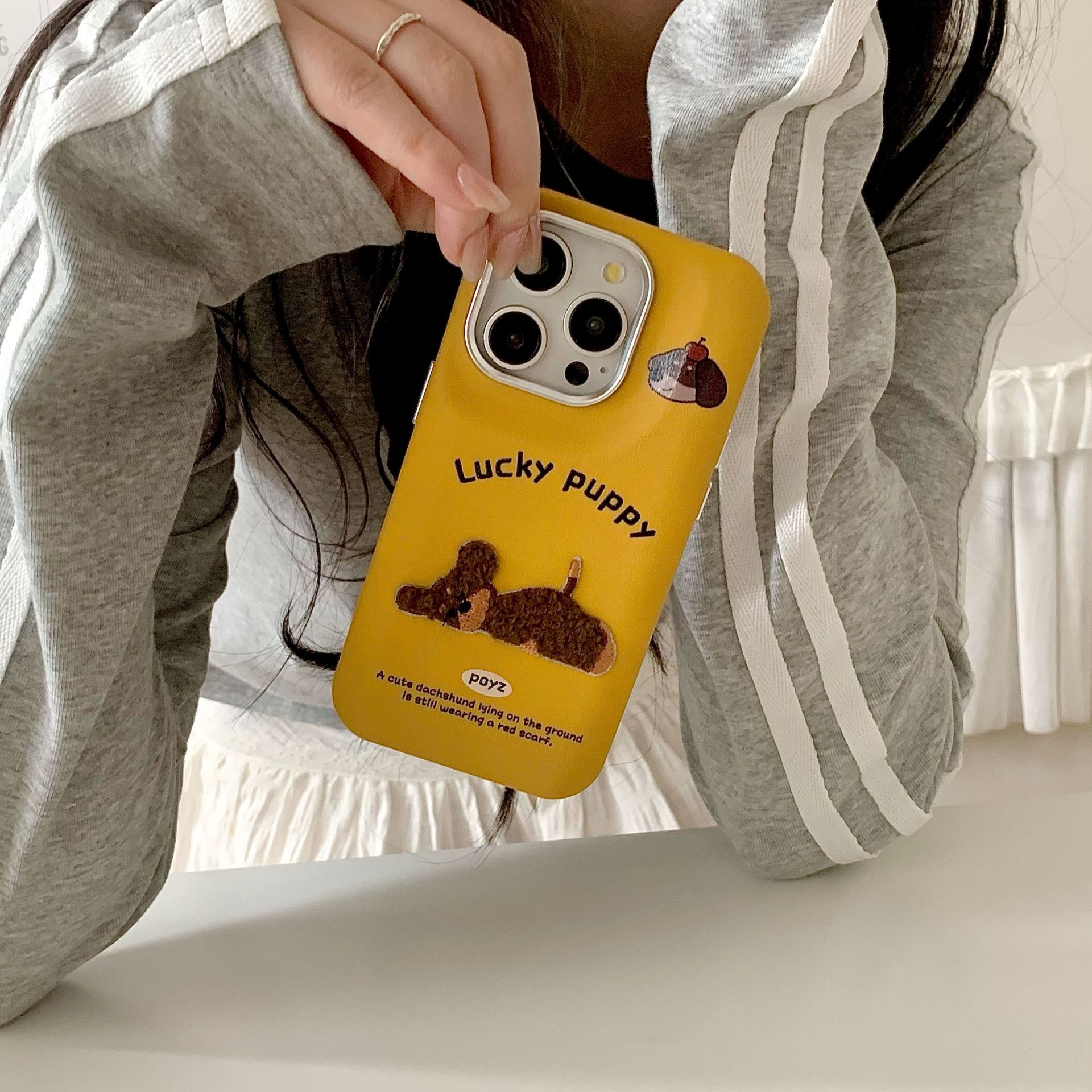 Perro salchicha acostado para 16ProMax bag cuero iphone14 funda para teléfono móvil 13 Apple 15 pulsera femenina 16