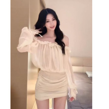 法式复古一字肩雪纺包臀裙女早秋季新款设计感修身显瘦杏色连衣裙