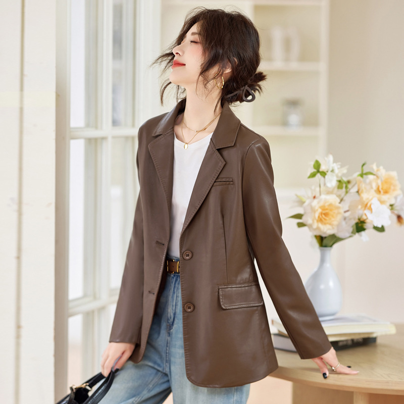 2025 Spring and Autumn Counter Women's Leather Suit Jackets Fashionable Sheepskin Tops Loose Casual Women's Clothing Wholesale