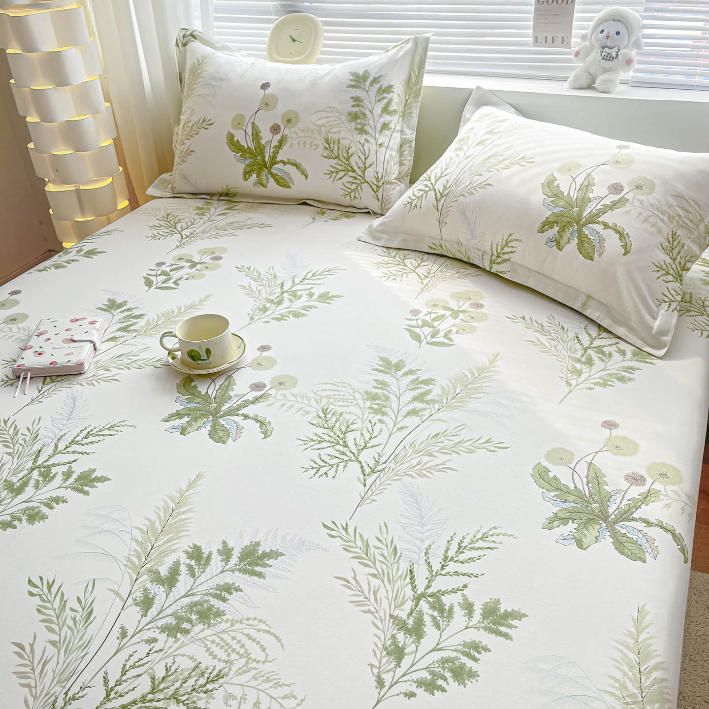 Cama de algodón fresco, sábanas de tres piezas, cubierta de cama de dormitorio de algodón, colchón Simmons, cubierta de cubierta protectora integral.