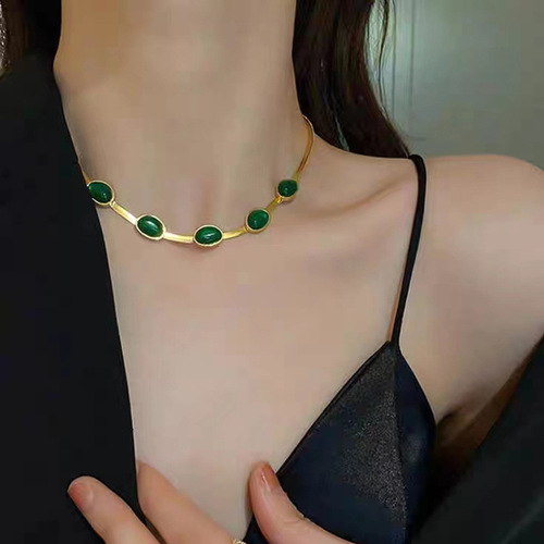 Titanium Steel Blade Chain Emerald Geometric Necklace Advanced Cold Wind Clavicle Chain Necklace Fashion Temperament Accessories