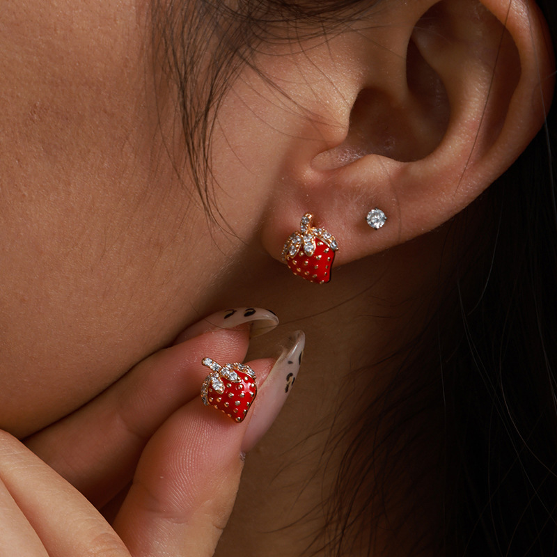 Xuping lindos pendientes de fresa roja temperamento delicado y pequeño para mujeres pendientes de Año Nuevo pendientes personalizados