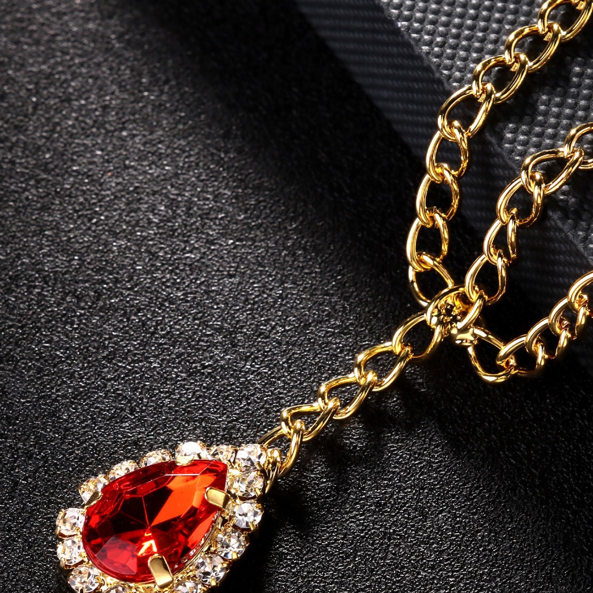 Aliexpress moda goteo de agua simple cadena de cabello de diamante de color cadena de frente gorras para mujeres gorras de cabeza