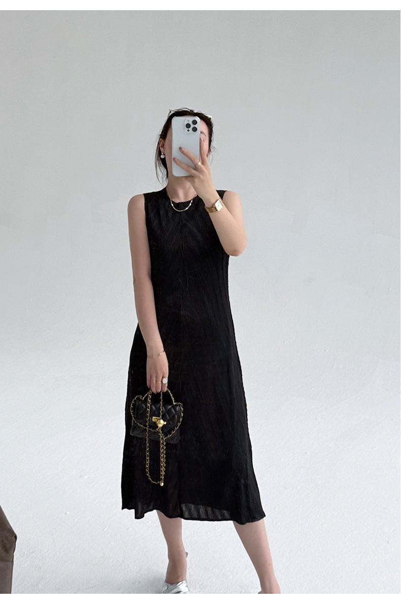 Đầm maxi nữ không tay cổ tròn chất liệu nhăn phong cách hiện đại — màu đen chi tiết 21