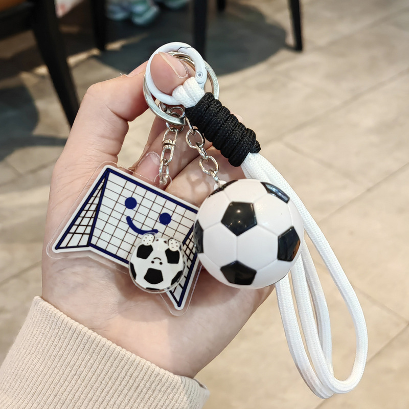 Creative and Fun Rotating Football Keychain Pendant, Sports Souvenir, Backpack Decoration, Couple Souvenir, Small Gift
