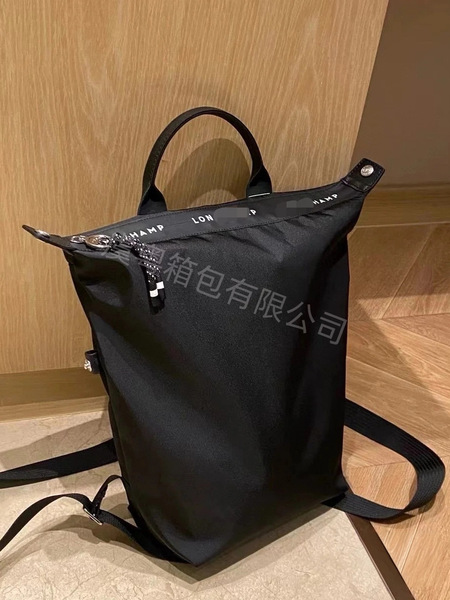 Universal waterproof capacious backpack for men and women