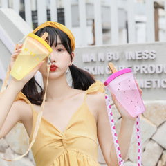 夏のアニメの韓国版創意コップのシリカゲルのストローのスイカは冷たい飲み物のプラスチックのコップの学生の女子小学生を持ちます。