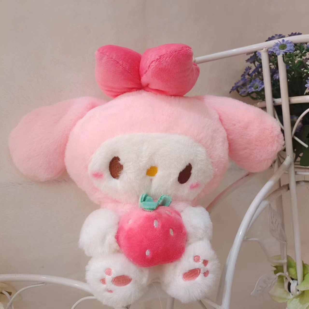 Fuchsia strawberry