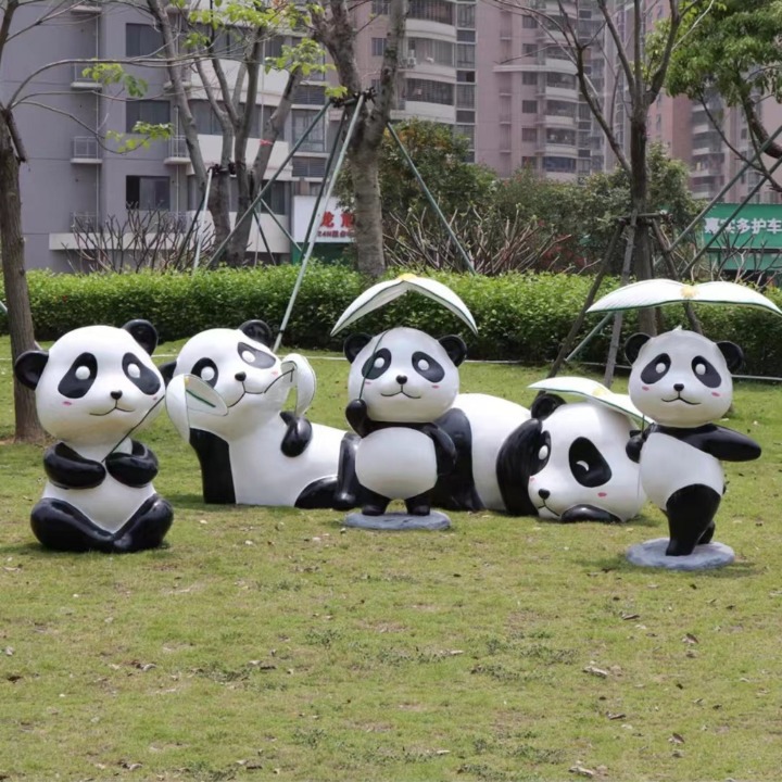 庭院仿真卡通熊猫雕塑玻璃钢园林景观幼儿园小区售楼草坪装饰摆件