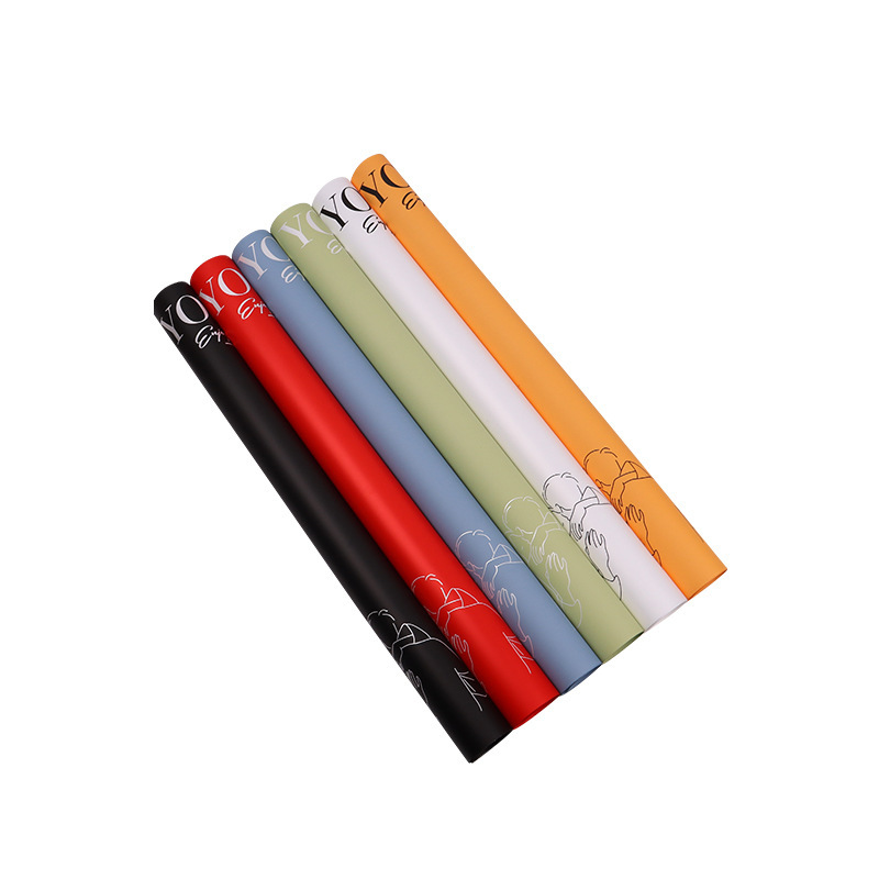 El nuevo papel de embalaje en inglés de Li Zhiran Jane Eyre abraza el papel de embalaje de flores para el día de San Valentín