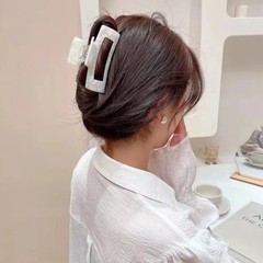 クリップの髪飾りのクリップの後頭部のクリップの女性の新型の人魚色のサメはネットの赤いフランス式のまねる酢酸の髪を挟みます。