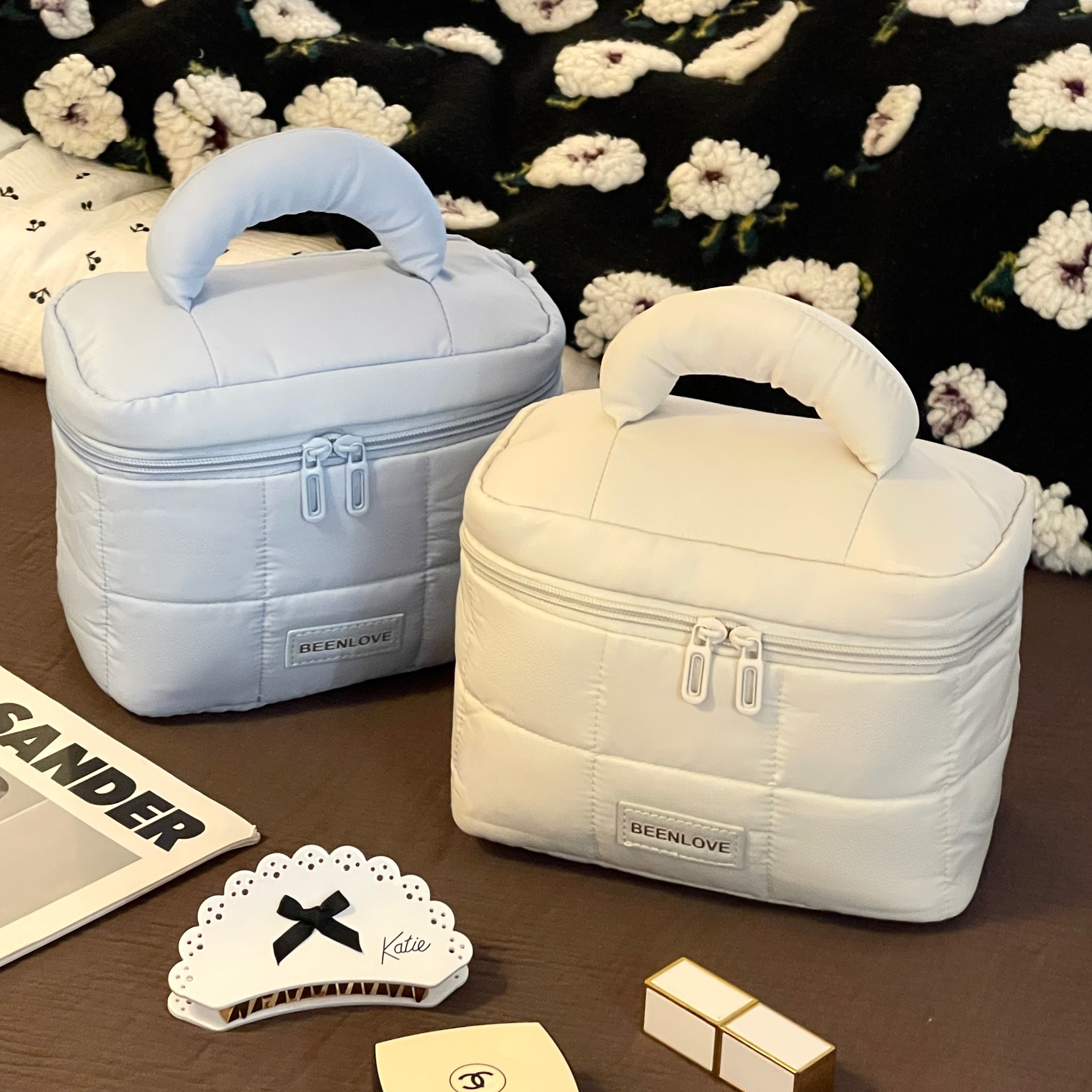 2025 nueva bolsa de maquillaje portátil de moda bolsa de almacenamiento de artículos de maquillaje para el cuidado de la piel bolsa de lavado de mano de gran capacidad