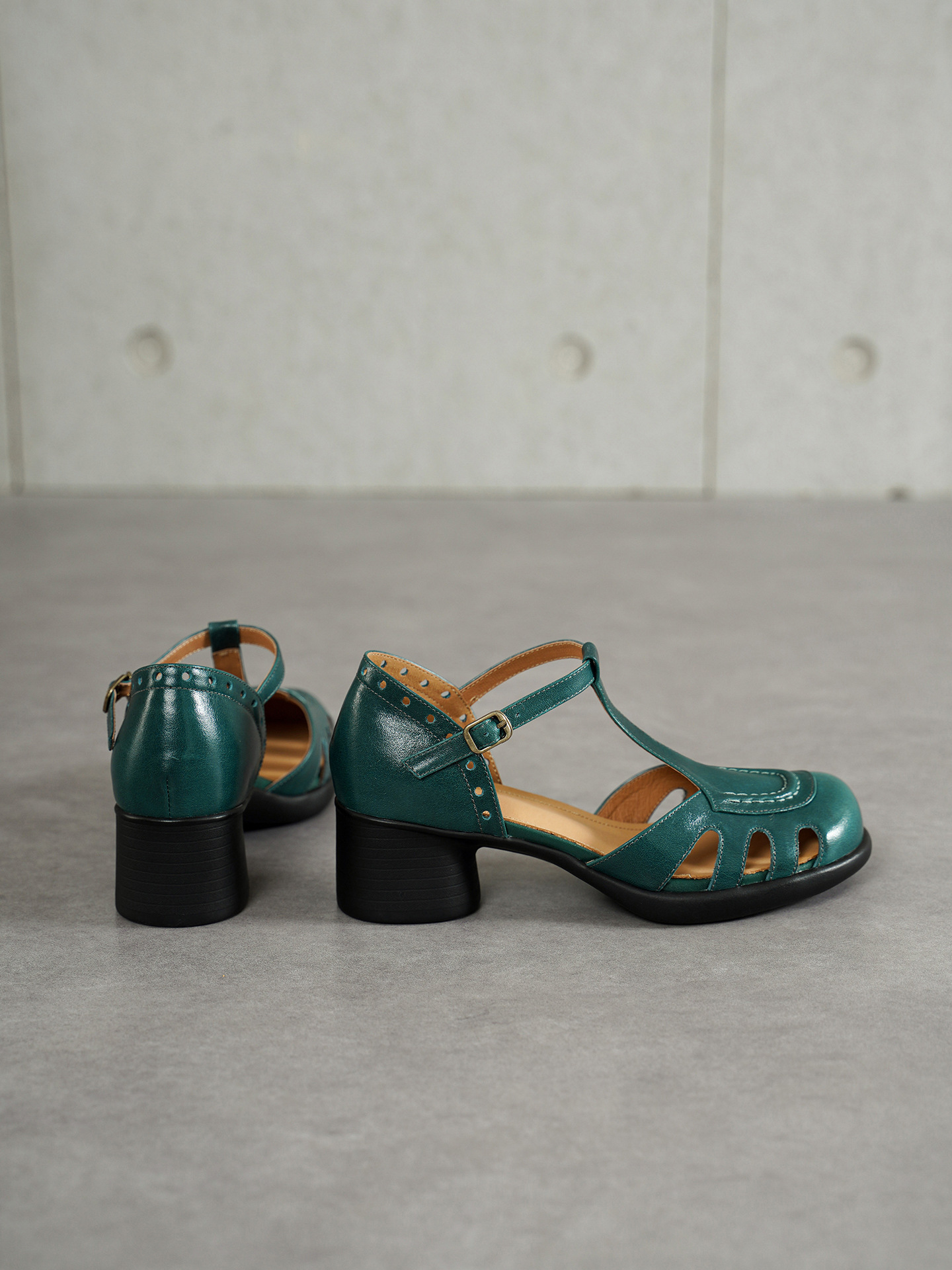 Sandal cao gót nữ mũi nhọn quai ngang khóa T, gót 5 cm, da bò thật — đen chi tiết 25